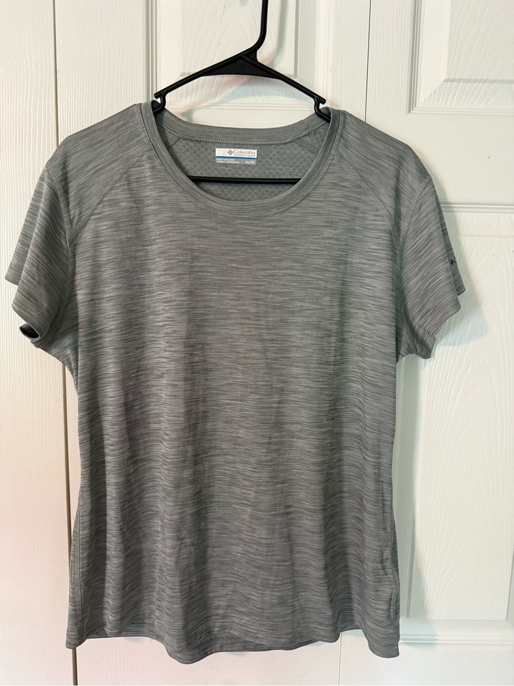Columbia Women's Heather Gray Short Sleeve Performance Tee